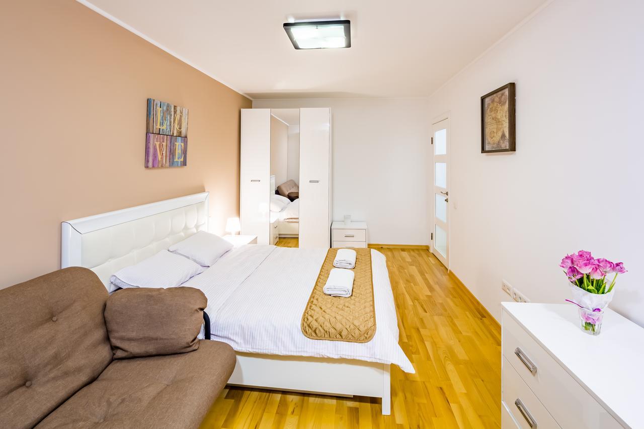 Bv Apartments Svobodu Avenue Lviv Eksteriør bilde